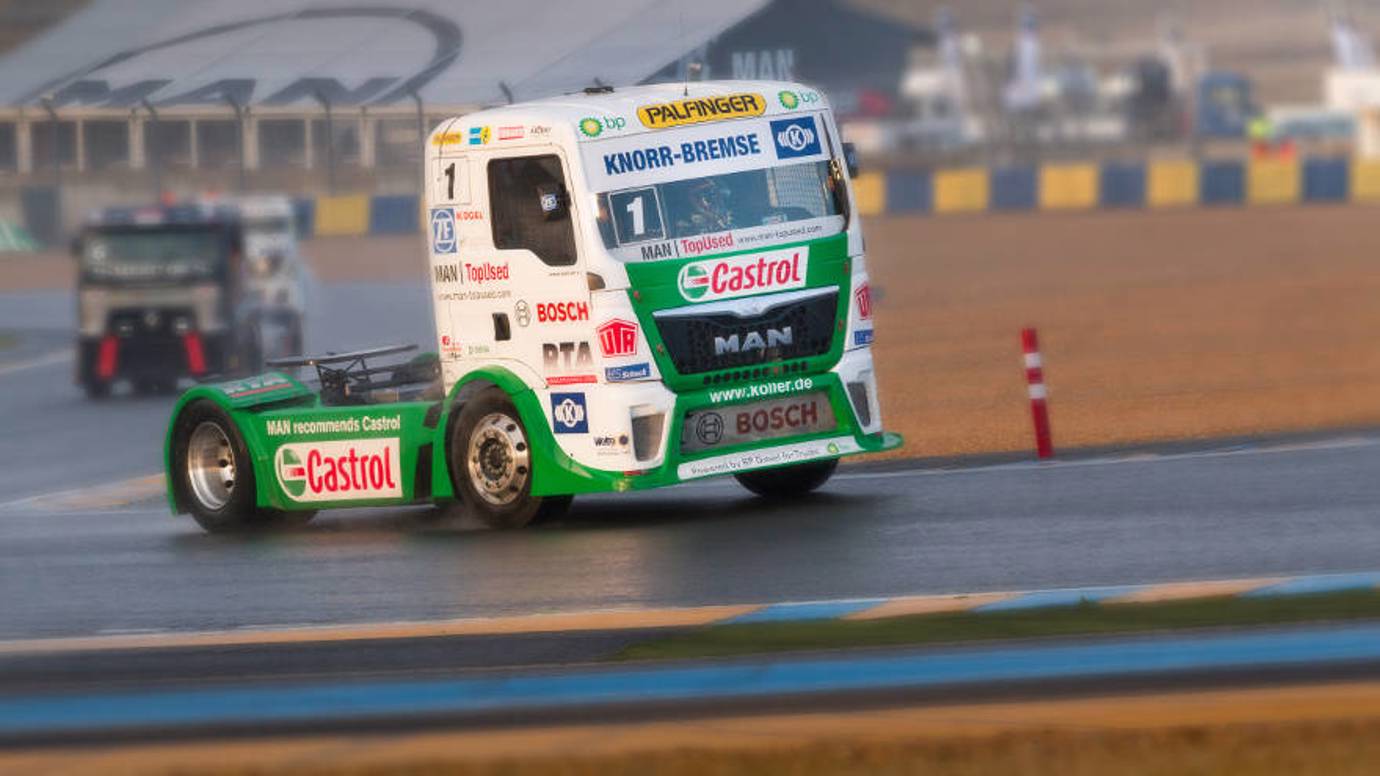 Castrol Truck Racing 1 880X495