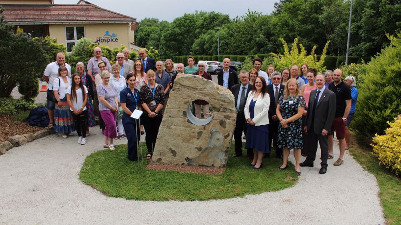 Forever Stone unveiled - Hospice - 880x495